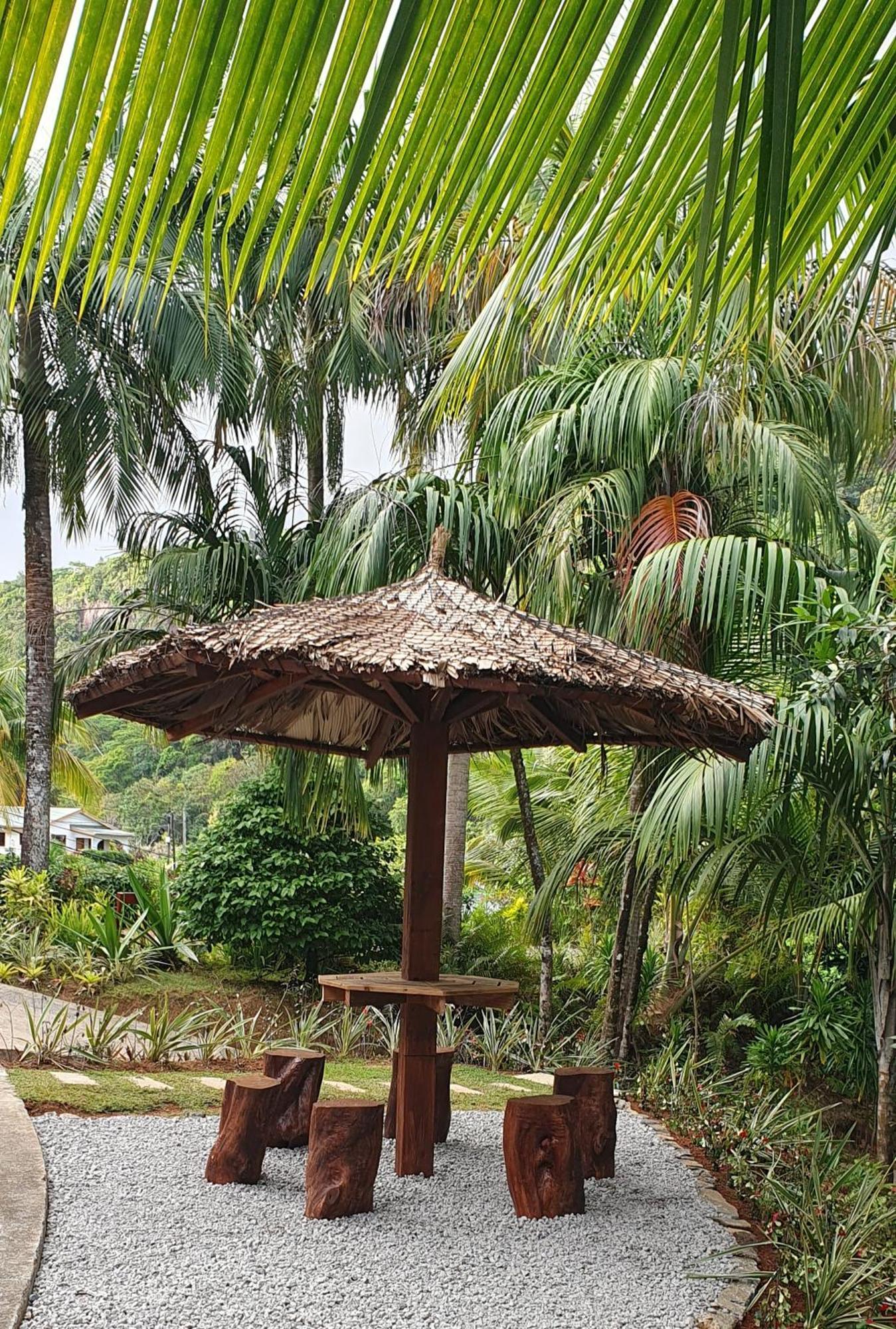 Cashew Nut Grove Chalets Port Glaud Exterior foto