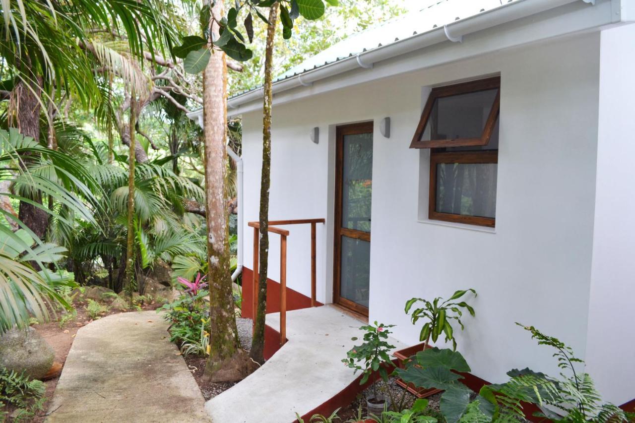 Cashew Nut Grove Chalets Port Glaud Exterior foto